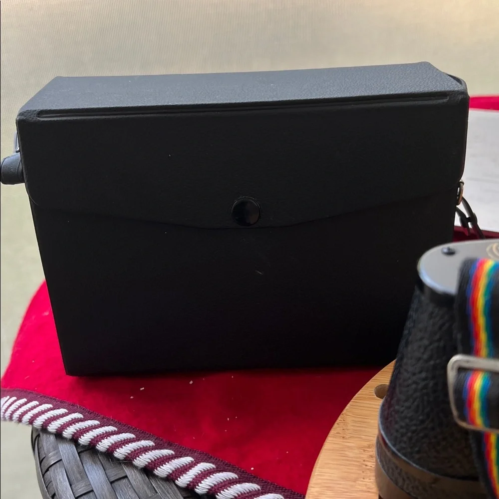 Luna model # 2899 Vintage Black Binoculars
